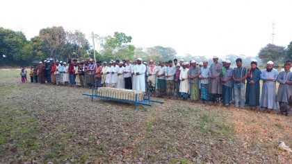 ভাড়াটে খুনী এনে তিনভাইকে কুপিয়ে হত্যা