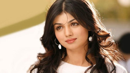 যে কারণে ইসলাম ধর্ম গ্রহণ করেন এই বলিউড নায়িকা
