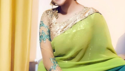 আলোচনায় অভিনেত্রী শায়না