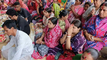 ভক্তদের ঢল বউমেলায় 