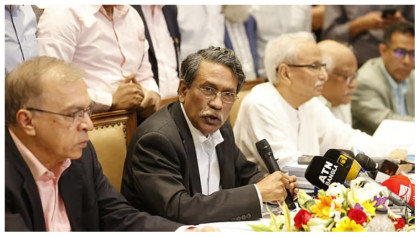 নতুন বাংলাদেশের সম্ভাবনা তৈরির সময় এসেছে: জাতীয় ঐকমত্য কমিশনের বৈঠকে আলী রীয়াজ








