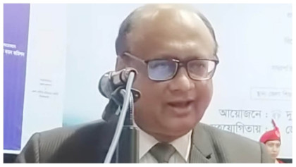 অন্তর্বর্তী সরকার দুর্নীতিমুক্ত : দুদক চেয়ারম্যান
