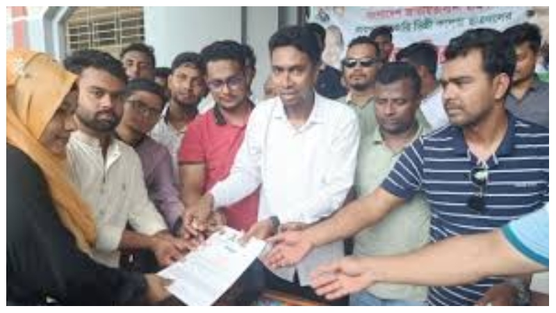 রায়পুরে ছাত্রদলের সদস্য হতে শিক্ষার্থীদের ভিড়
