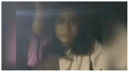 সমকামী প্রেমের টানে মুসলিম প্রেমিকার বাড়িতে হাজির হিন্দু তরুণী