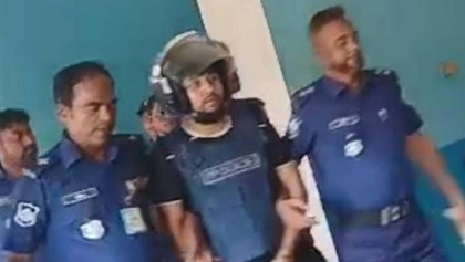 হাটহাজারীতে জোড়া খুন: ৩ দিনের রিমান্ডে ছোট সাজ্জাদ
