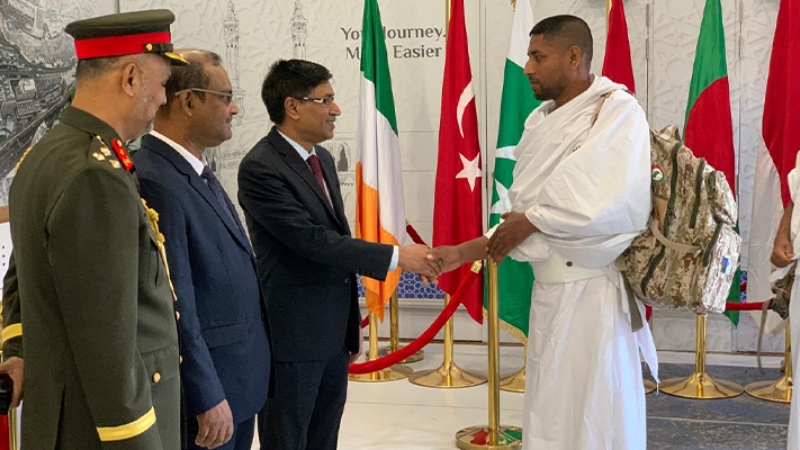 প্রথম হজ ফ্লাইট ৪১৪ জন হজযাত্রী নিয়ে সৌদি আরব পৌঁছেছে।