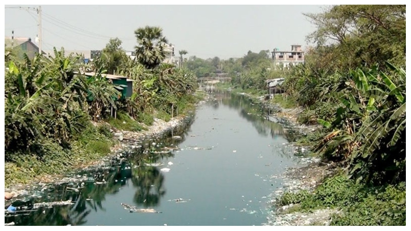 কারখানার বর্জ্যে মরছে নদ
