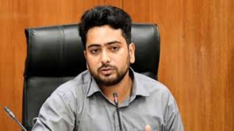 আ.লীগের নিবন্ধন স্থগিত করতে হবে বিচার চলাকালীন : নাহিদ ইসলাম