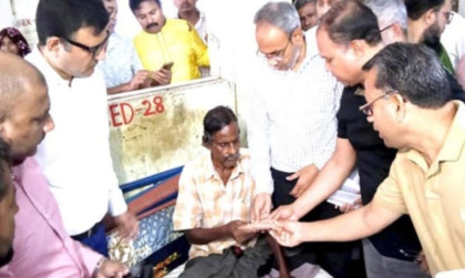 বিএনপি ক্ষমতায় না আসা পর্যন্ত ভাত না খাওয়া নিজাম উদ্দিনকে মেডিকেলে দেখতে গেলেন কেন্দ্রীয় নেতারা