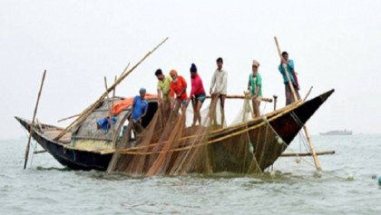 ২ মাসের নিষেধাজ্ঞার পর জাল ফেলে মিলছে না মাছ