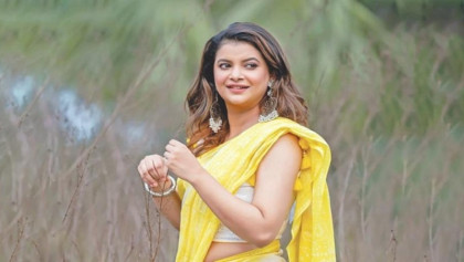 আমি তো এমনিই স্লিভলেস পোশাক পরি