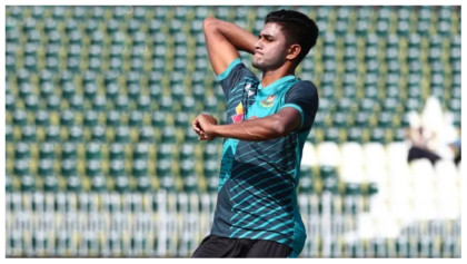 প্রথমবারের মতো মাঠে নামতে পারেন বাংলাদেশি পেসার