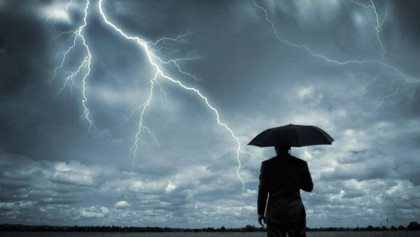 বজ্রপাতের সময় করণীয় কি?