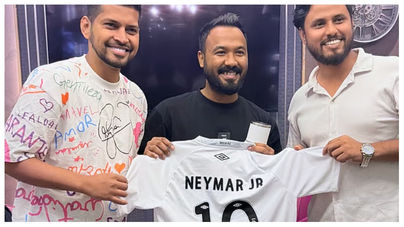 নেইমারের কাছ থেকে ‘বিশেষ উপহার’ পেলেন কাবিলা
