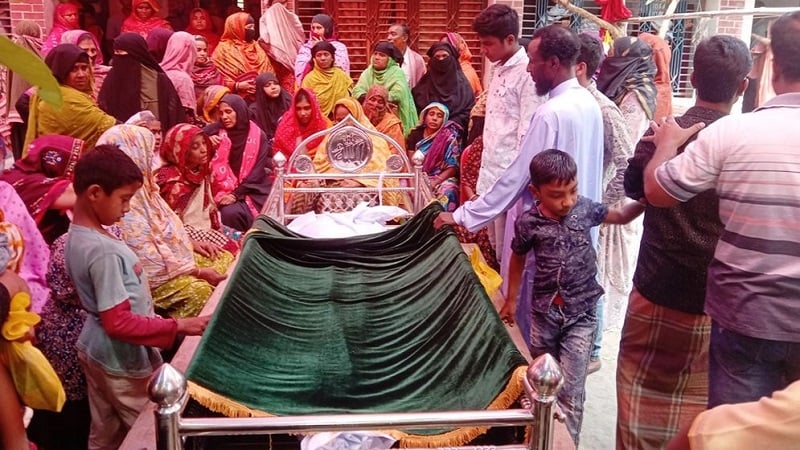 বাসর রাতেই মারা গেল স্বামী