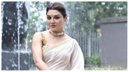 সব প্রতিশ্রুতি মিথ্যা, কেউ পাশে থাকে না