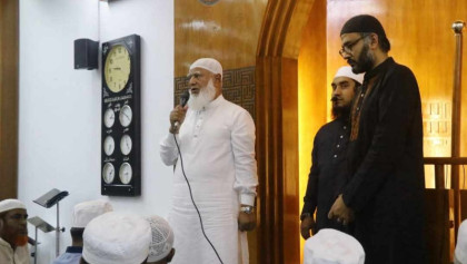 ছেলের ইমামতিতে অনুষ্ঠিত হলো ব্যারিস্টার রাজ্জাকের প্রথম জানাজা
