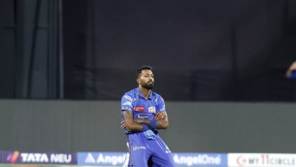 ম্যাচ হারের পর জরিমানার ধাক্কা, হার্দিককে গুনতে হচ্ছে ২৪ লাখ রুপি