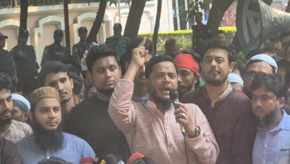 দুপুরের আগেই আওয়ামী লীগকে নিষিদ্ধ ঘোষণা করতে হবে: ড. মাসুদ