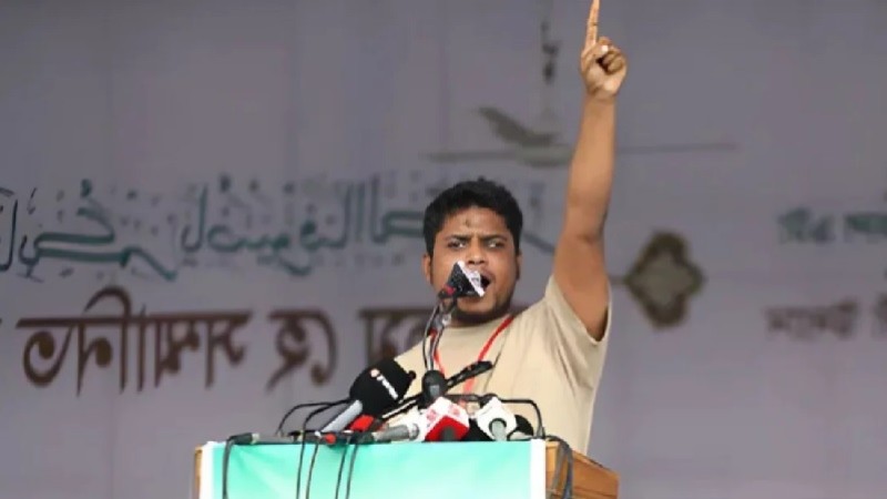শাহবাগ ছাড়া অন্য কোথাও ব্লকেড না দেওয়ার আহ্বান হাসনাতের