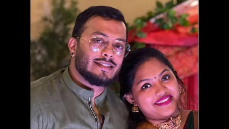 পহেলগাঁওয়ে নিহত, স্ত্রীর নাগরিকত্বের ঘোষণা কেন্দ্রের