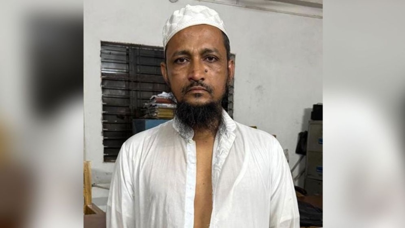 পাওনা টাকা চাওয়াতে ইমামকে মারধর, নিন্দার ঝড়