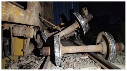 ব্রাহ্মণবাড়িয়ায় ট্রেন লাইনচ্যুত,  চট্টগ্রাম-সিলেটের রেল যোগাযোগ বন্ধ