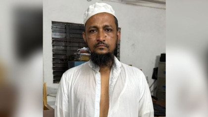 পাওনা টাকা চাওয়াতে ইমামকে মারধর, নিন্দার ঝড়