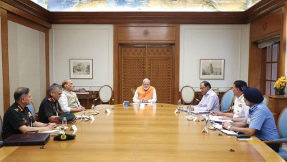 দেশের নিরাপত্তা নিয়ে উদ্বিগ্ন মোদি, সশস্ত্র বাহিনীর সাথে গুরুত্বপূর্ণ আলোচনা