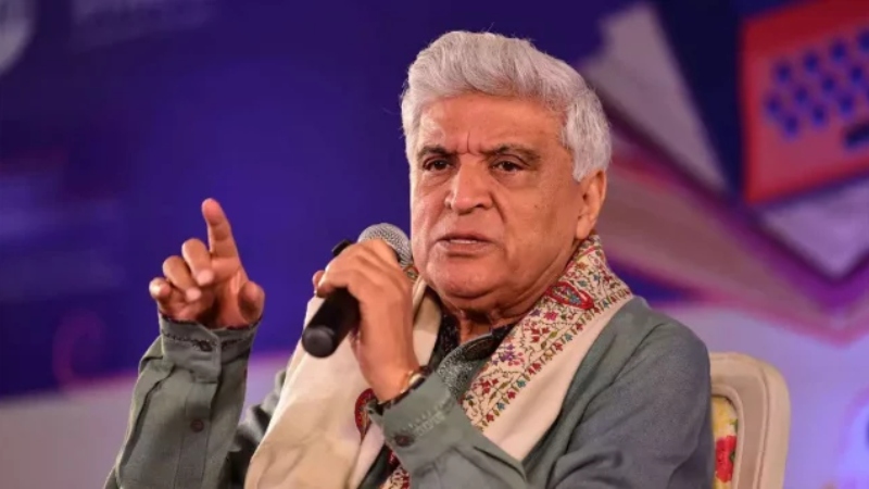 সরকার সমালোচনায় ভয় পান বলিউড তারকারা: জাভেদ আখতার