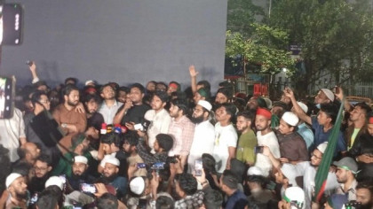আন্দোলন সমাপ্ত ঘোষণা করলেন হাসনাত আব্দুল্লাহ 