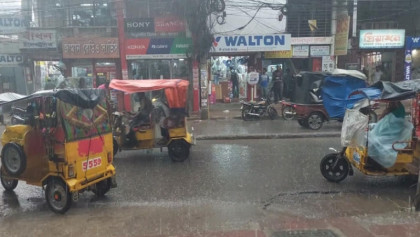 তীব্র গরমের পর ময়মনসিংহে স্বস্তির বৃষ্টি